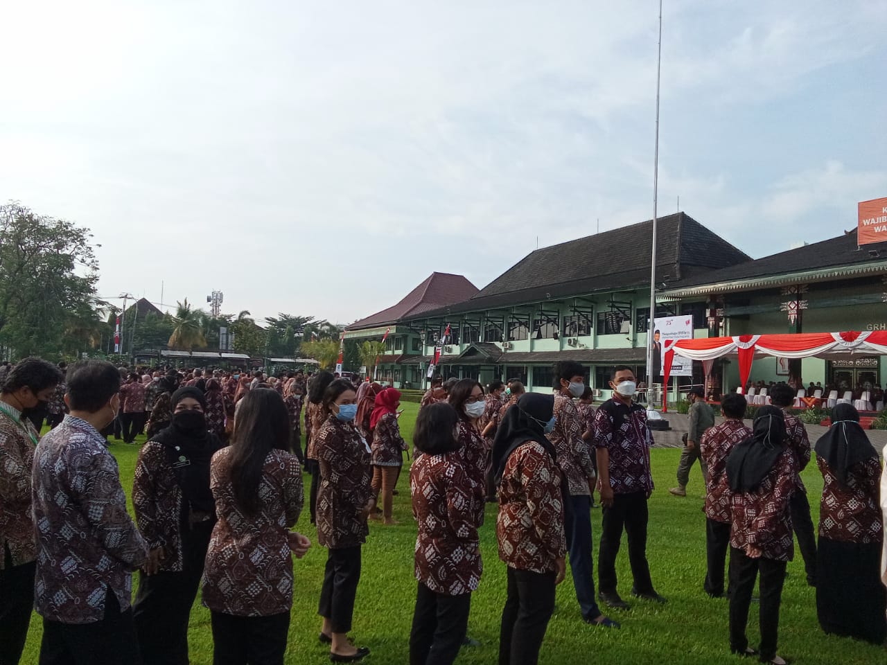 Pegawai Inspektorat Mengikuti Upacara HUT Pemkot Yogyakarta Ke 75